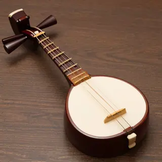 A traditional Japanese shamisen instrument with accurate thr