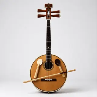 A traditional Japanese shamisen instrument with accurate thr