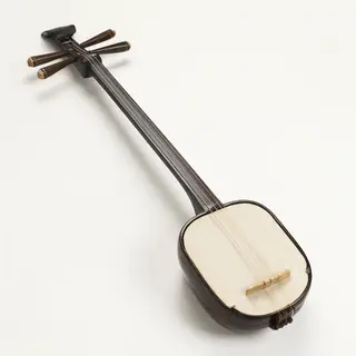 A traditional Japanese shamisen instrument with accurate thr