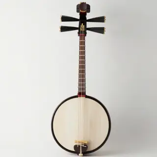 A traditional Japanese shamisen instrument with accurate thr